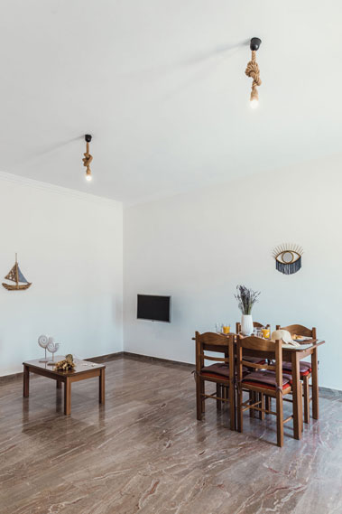 Naxian Asset Άγιος Αρσένιος - Καθιστικό με τραπέζι φαγητού