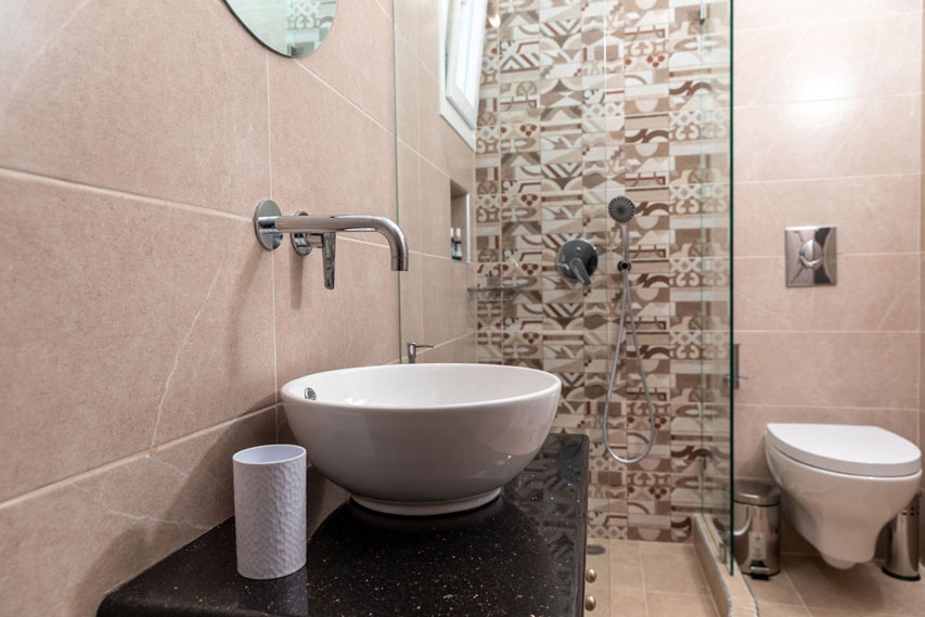 Naxian Asset Άγιος Αρσένιος - Μοντέρνο και ευρύχωρο μπάνιο