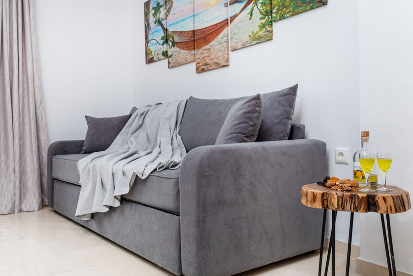 Naxian Asset Άγιος Αρσένιος - Ο καναπές στο καθιστικό